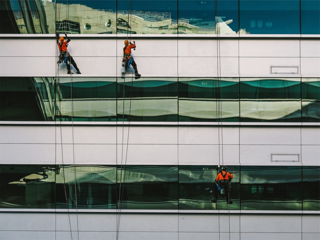 image window washing knoxville on tall building | pure clean knoxville 